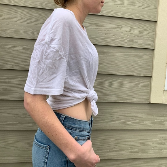 Brandy Melville California Graphic t shirt - Picture 2 of 3